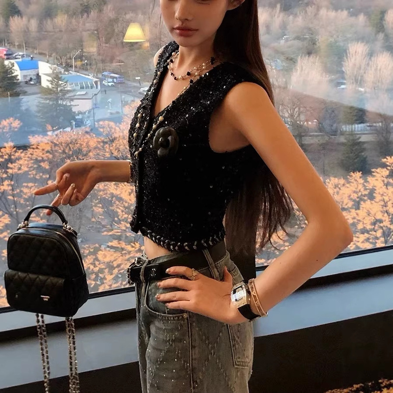 Black Chanel-Style Vest for Women, Spring and Summer, High-End and Exquisite V-Neck Sleeveless Outerwear Black Chanel-Style Vest for Women, Spring and Summer, High-End and Exquisite V-Neck Sleeveless Outerwear