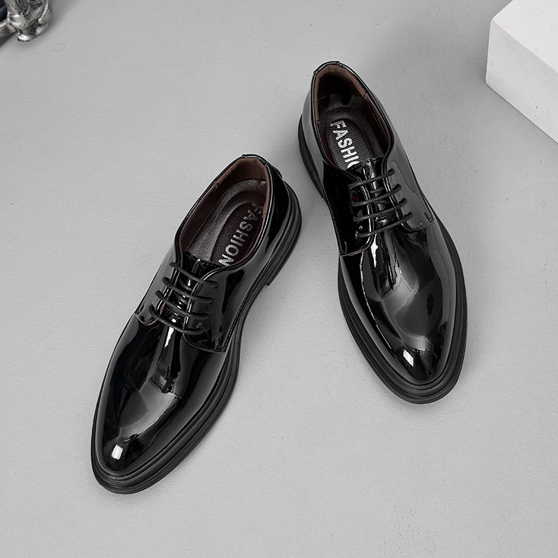 Zapatos brillantes de charol guapos para hombres transfronterizos de talla grande, zapatos casuales ligeros y de tendencia de todo fósforo, zapatos Derby, zapatos de estilista image 3