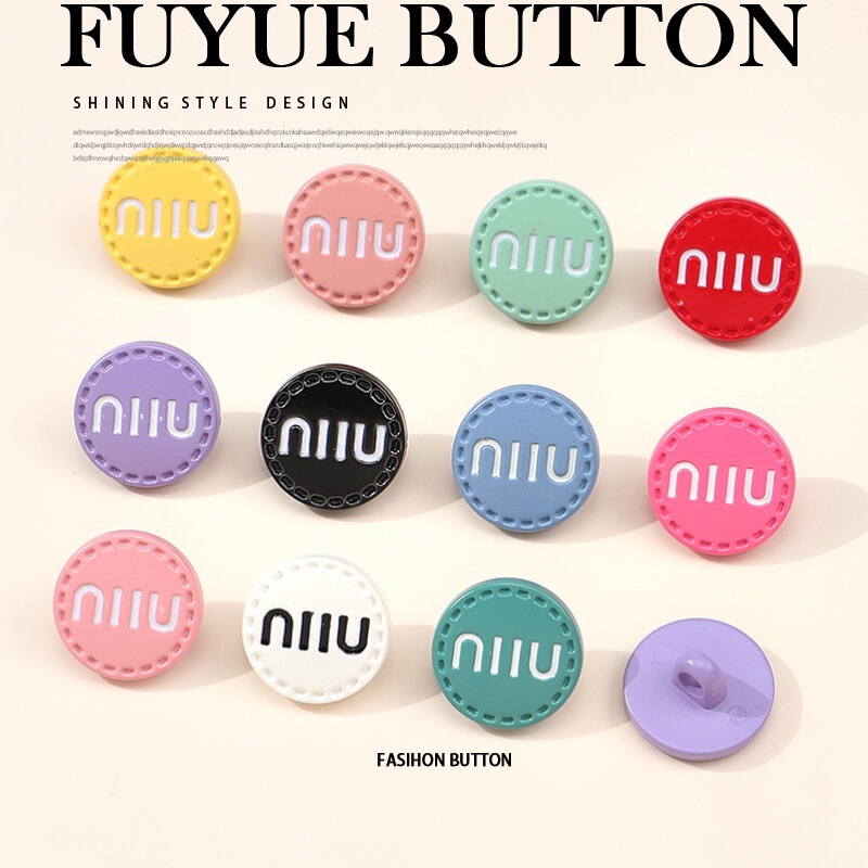 Simple and High-End English-Style Round Buttons, Stylish DIY Accessories for Shirts, Sweaters, T-Shirts, Creative Windbreakers, and Hoodies Simple and High-End English-Style Round Buttons, Stylish DIY Accessories for Shirts, Sweaters, T-Shirts, Creative Windbreakers, and Hoodies