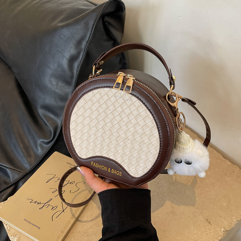 Café sin adornos colgantes