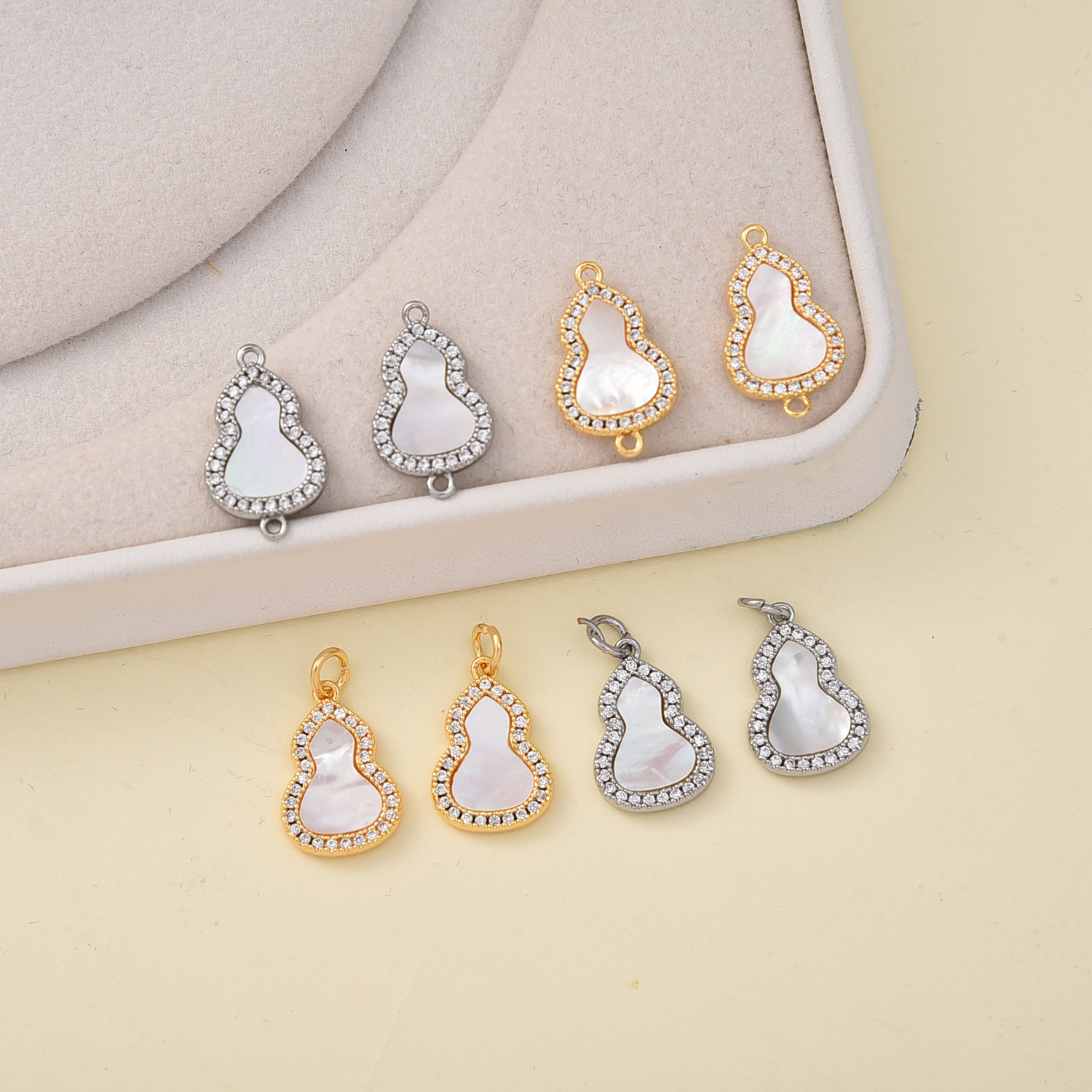 Light Luxury Retro New Chinese Style White Shell Tiger Stone Gourd Bracelet Exquisite Pendant Jewelry Accessories Color-Preserving Plated with 18K Real Gold