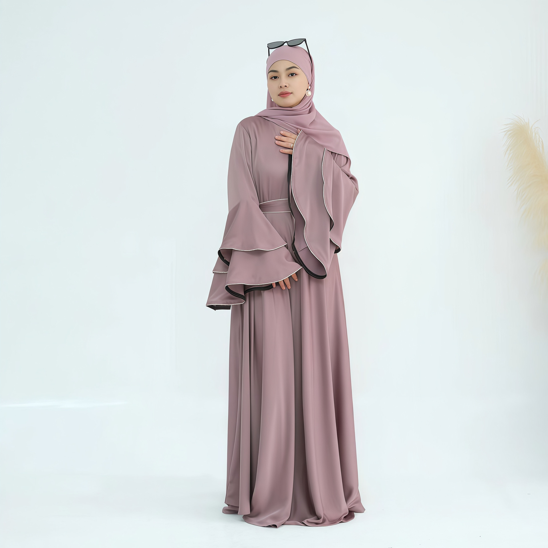 Abito abaya elegante in raso con maniche a campana per donna_voghion.com