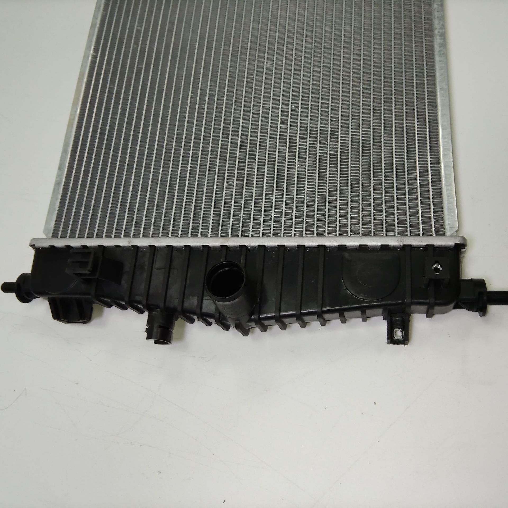 Suitable for 2019 Buick Excelle with Temperature Control/Cruze 1.0T/3.0T Radiator Water Tank 26309120