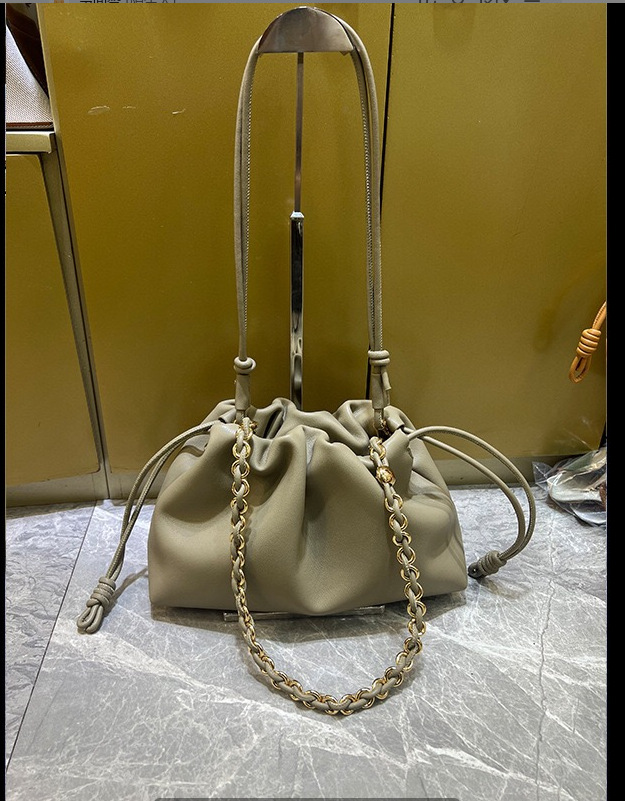 2025新型羅家高品質flameco雲バッグ紐引き福袋バッグ脇下バッグ斜め掛けショルダーバッグ女性