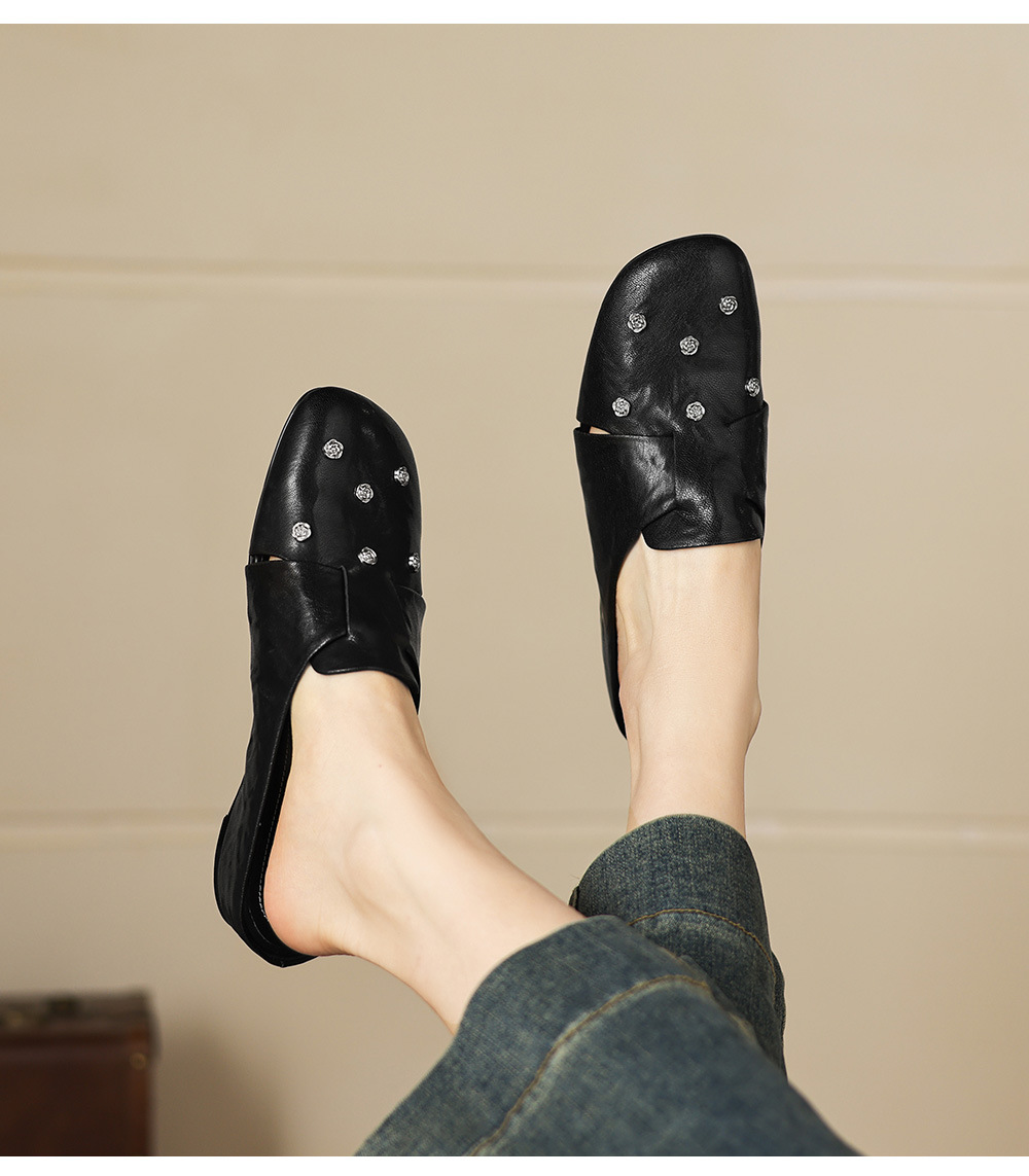 Dép sandal nữ quai chữ V mũi hoa bọc đầu, gót thấp 4 cm, da cừu thời trang — đen chi tiết 9