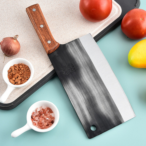Old-fashioned hand-forged chef's knife for both chopping and cleaving, ultra-sharp, home-use kitchen knife for cutting vegetables and bones, specialized kitchen tool.