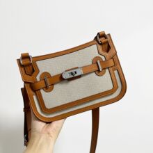 ��Ʒ����ِ�i���R��������ƴ��SwiftţƤ�μ�б����P��С��Ҹ��