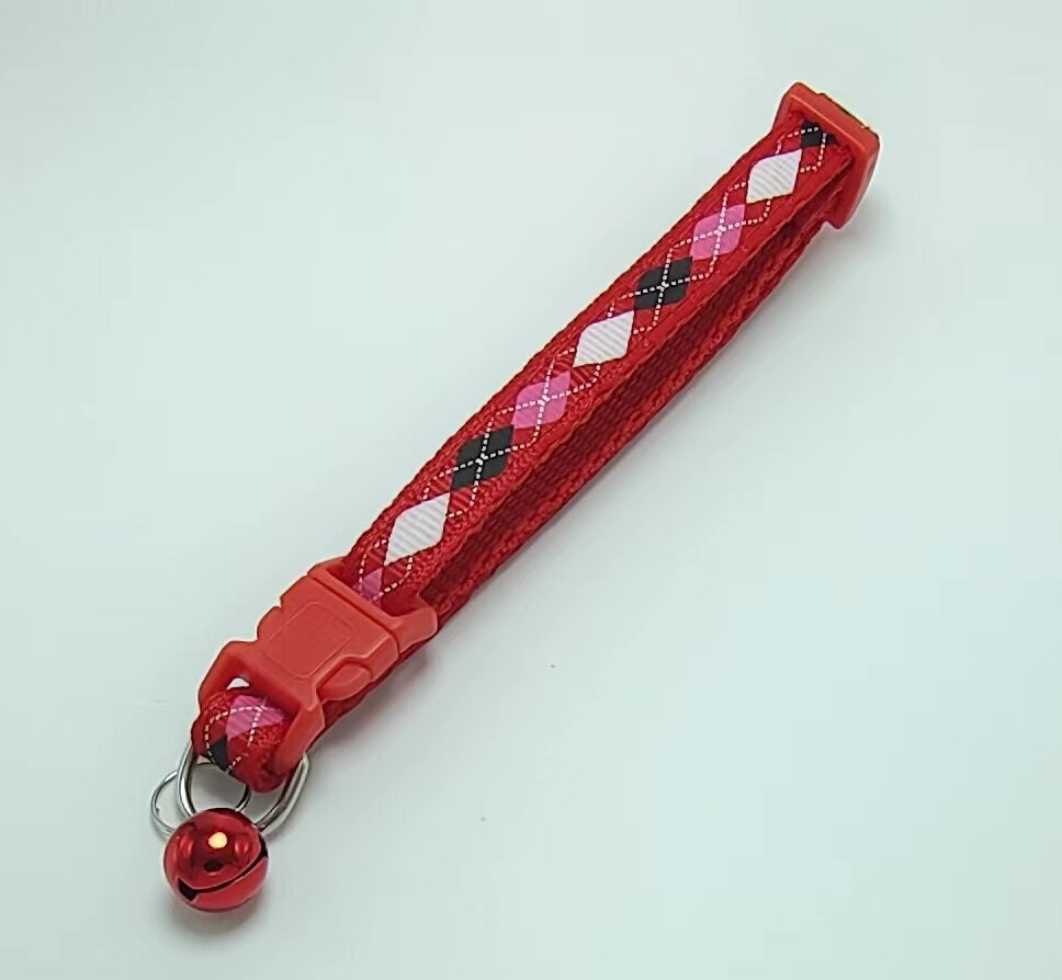 Pei Chong Beibei pequeño estilo fresco estampado de diamantes collar de gato suministros para perros suministros para mascotas campana para gatos