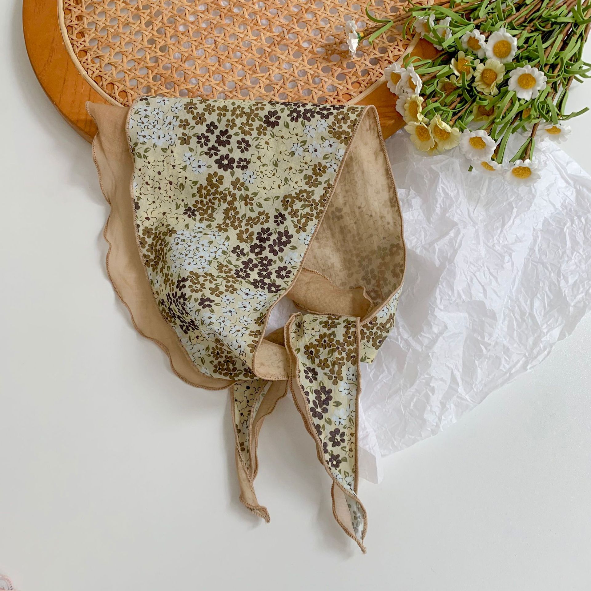 Estilo japonés y coreano arte fresco color a juego algodón de seda cielo en forma de diamante costura bufanda pequeña bufanda triangular bufanda transpirable floral femenina