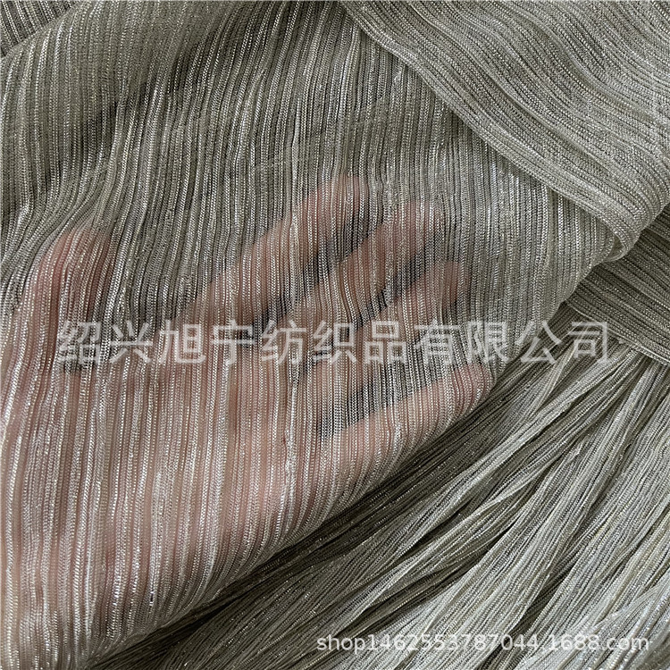亮丝金银丝幻灯丝压皱面料幻灯丝褶皱布幻灯丝压褶面料