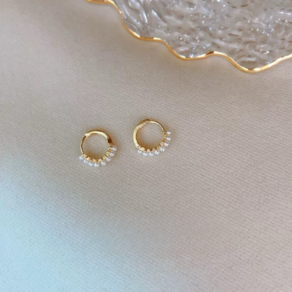 Eloch s925 plata coreana sencillo corto sintético de perlas pendientes de otoño aretes redondos M00897