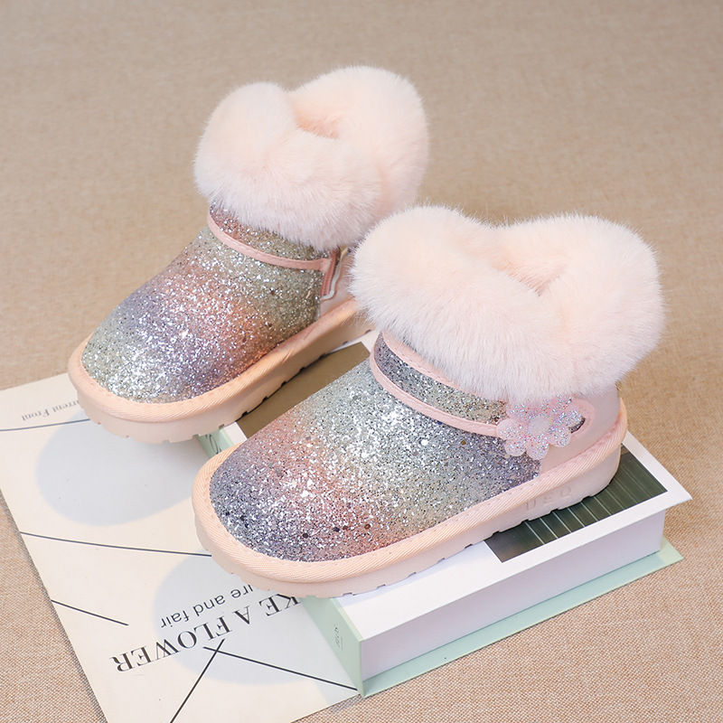 Botas de nieve para niñas, estilo nuevo invierno 2025, zapatos de algodón grandes para niños con forro de piel y forro polar, botas cortas para niñas, botas de algodón gruesas y cálidas.