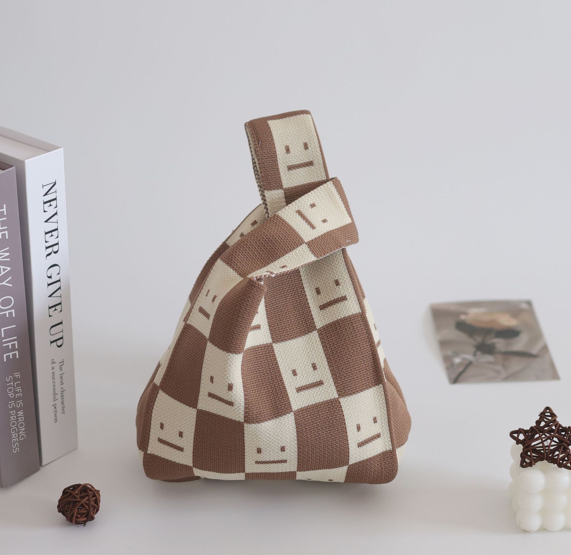 미카 체크무늬 웃는 얼굴