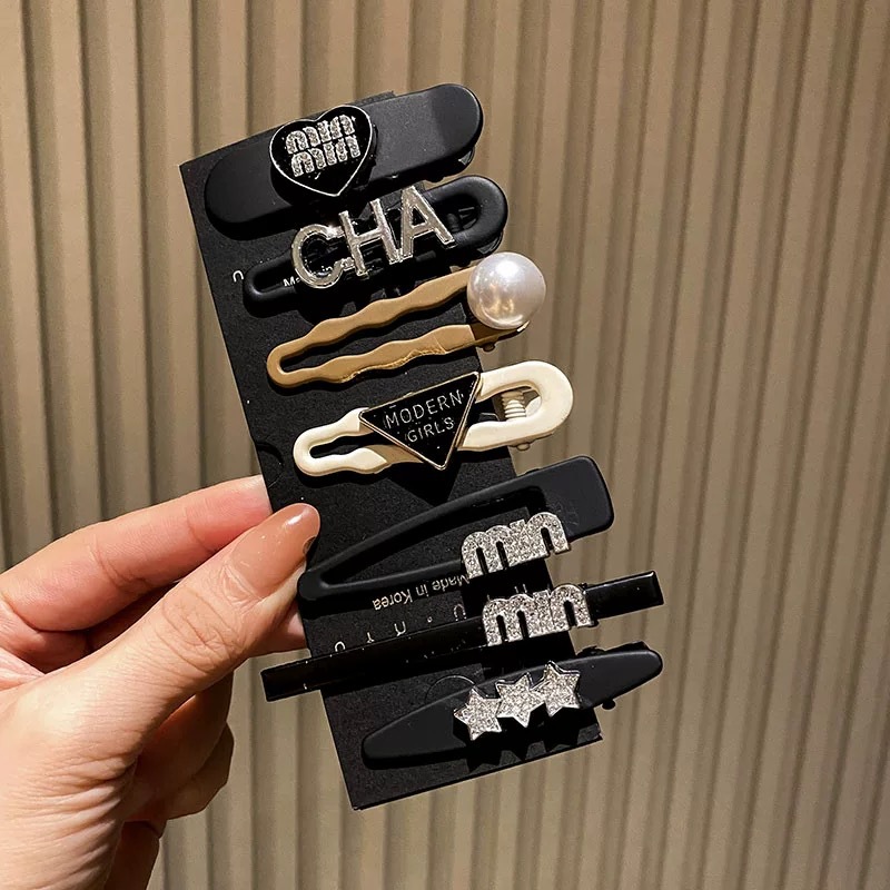 Retro Maillard letras pinzas de cabello para mujeres frises pequeñas perfumadas letras pinzas de boca de pato adornamiento de cabello de alta calidad