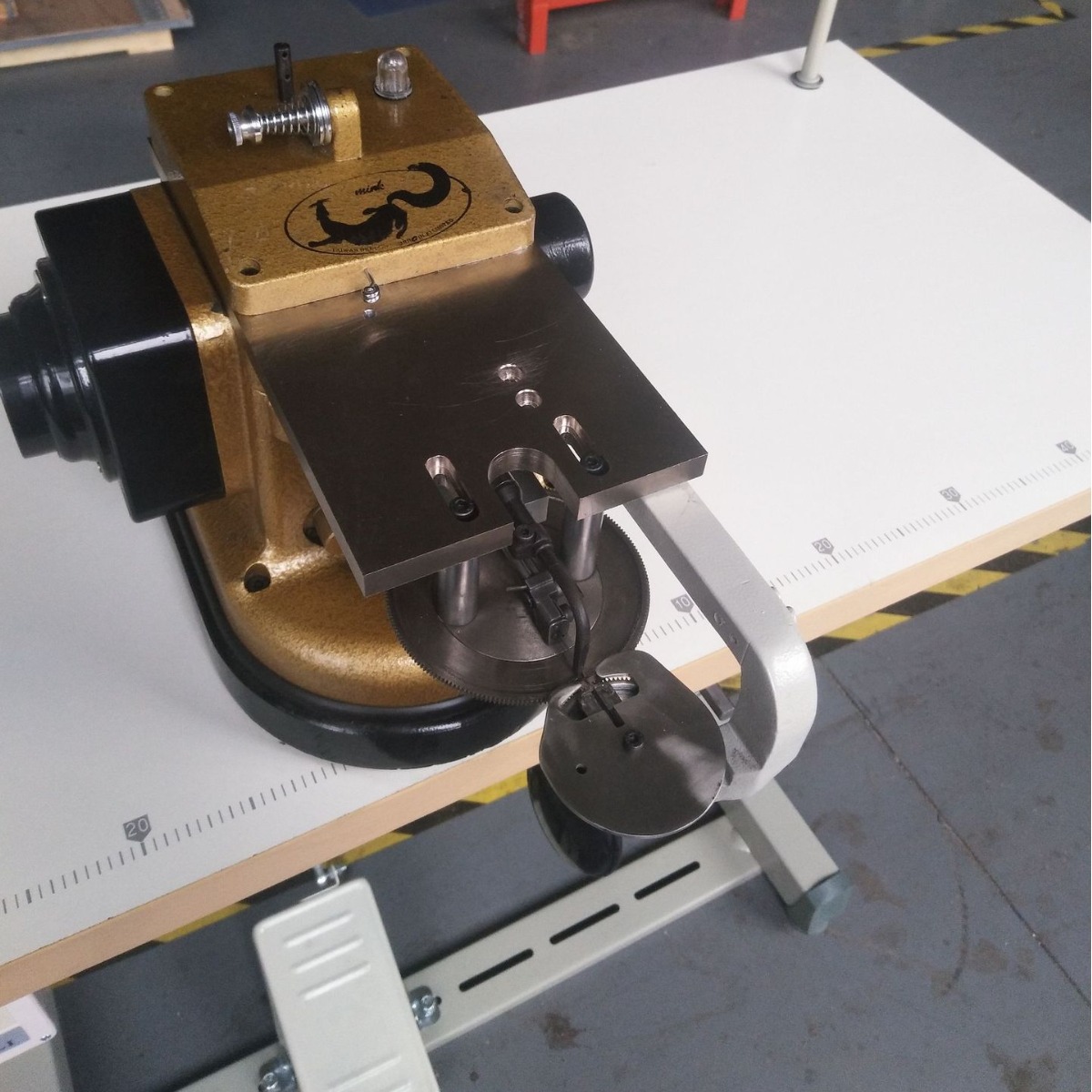 毛绒玩具封口机 布娃娃公仔缝口机 沙发海绵垫封口机厂家直销惠铬