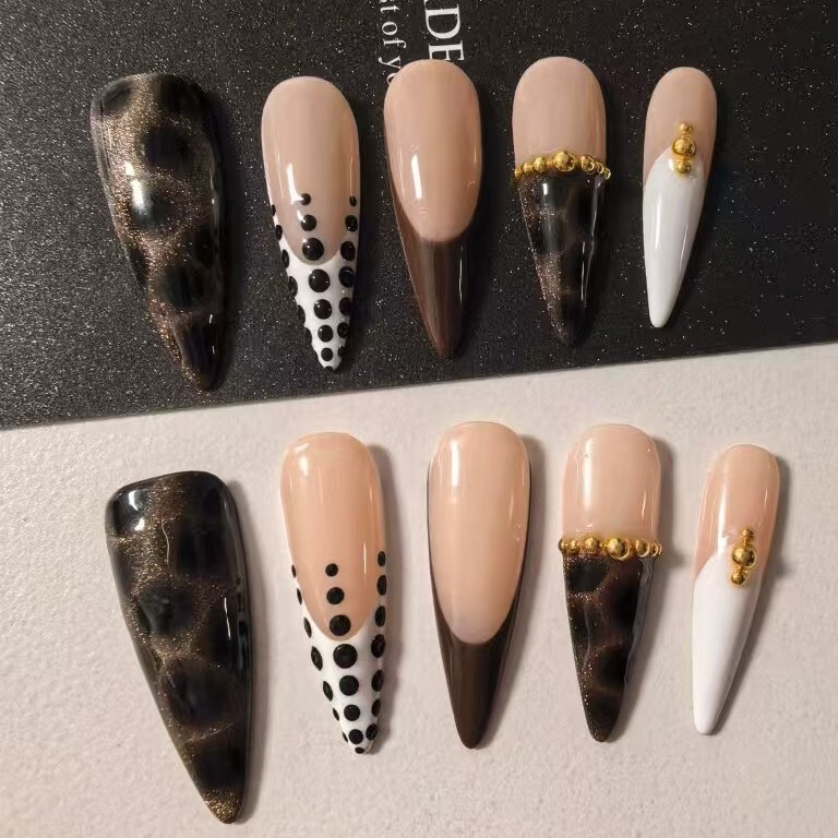 TW cross-border hot-selling leopard print French-style press-on nails, sexy high-end gold-decorated pointed nails, finished nail art pieces wholesale supply