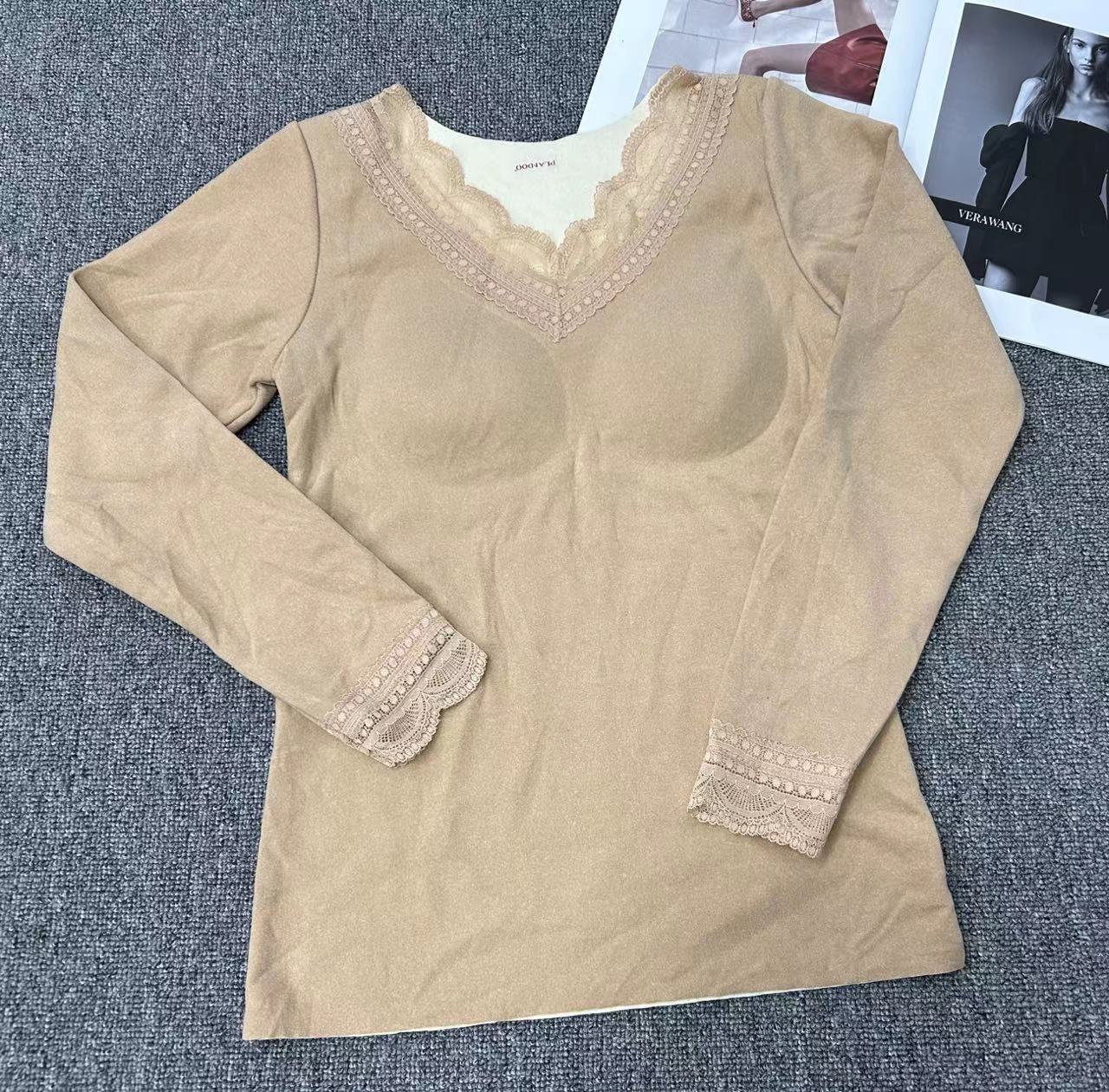 Corsé suelto que basa la camisa de las mujeres de otoño e invierno ropa interior de color sólido forrado de lana gruesa caliente de manga larga superior