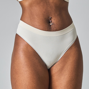 Soft Smooth Seamless Brief �o�pŮʿ����ѝ͸����ܛ�\���٤Ů