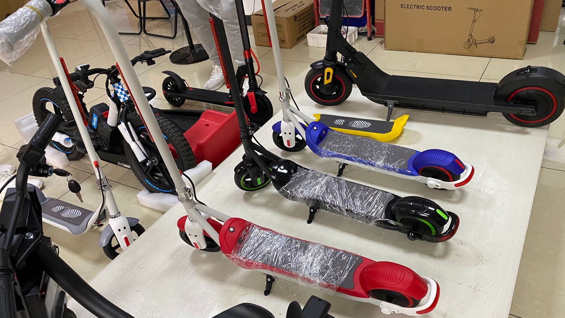 E01 child electric scooters 7.