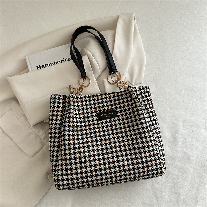 Bolsas retrógradas coreanas de mujeres 2024 otoño nuevo paquete de brazo de viaje de gran capacidad bolsas de hombro