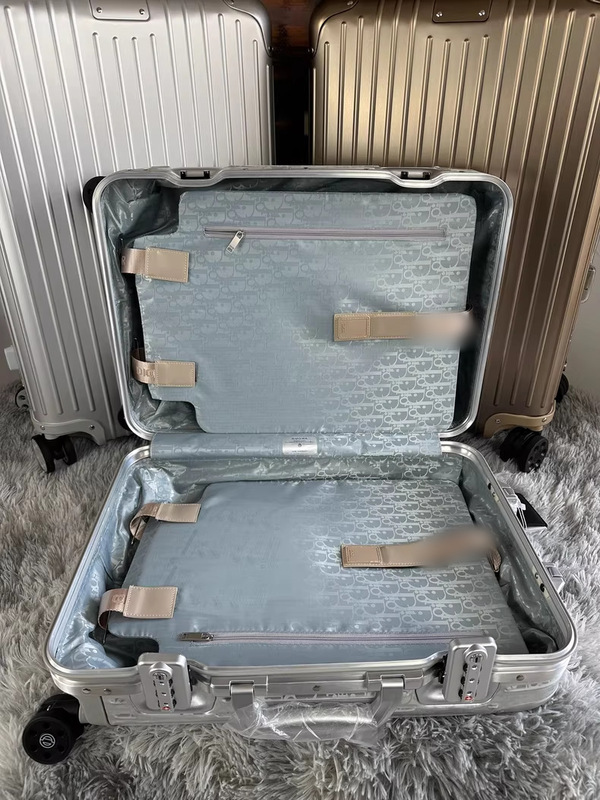 R家款默瓦银色/联银色20寸登机旅行箱铝镁合金材质|undefined