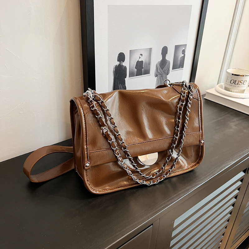 2023 Nieuwe Oil Wax Leather Koreaanse Serie INS Kettinghouder Extra Grote Capaciteit Schouder Crossbody Tas Mode_voghion.com