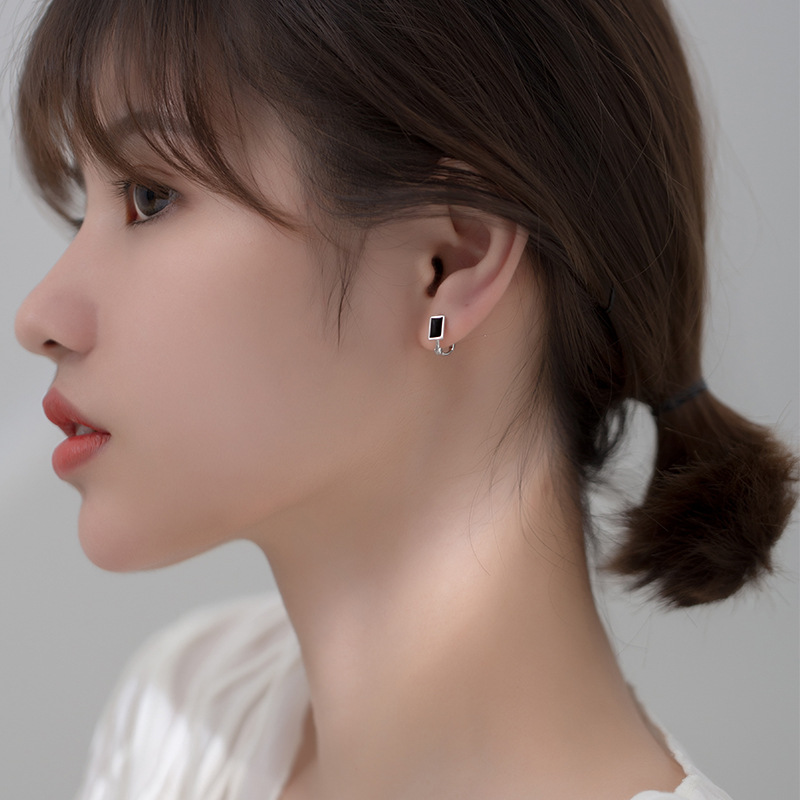 Eloch s925 plata temperamento negro perfiles de aretes de goma geometría cuadrada simple aretes de goteo coreanos G8847