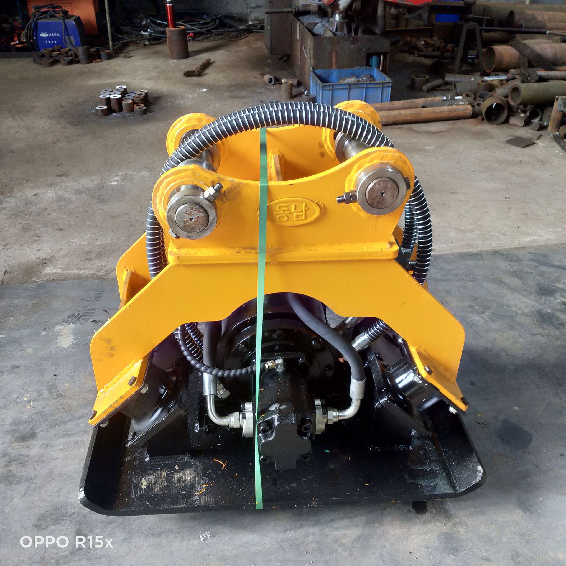 液压夯挖掘机路面振动夯平板夯厂商供应液压夯