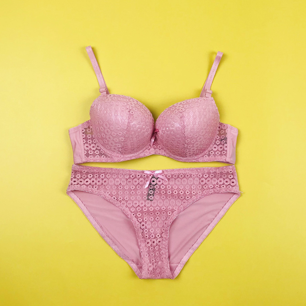 Women's large size bra wih seel rings gahered o preven sagging, high aesheic value lace cup face sexy lingerie_voghion.com