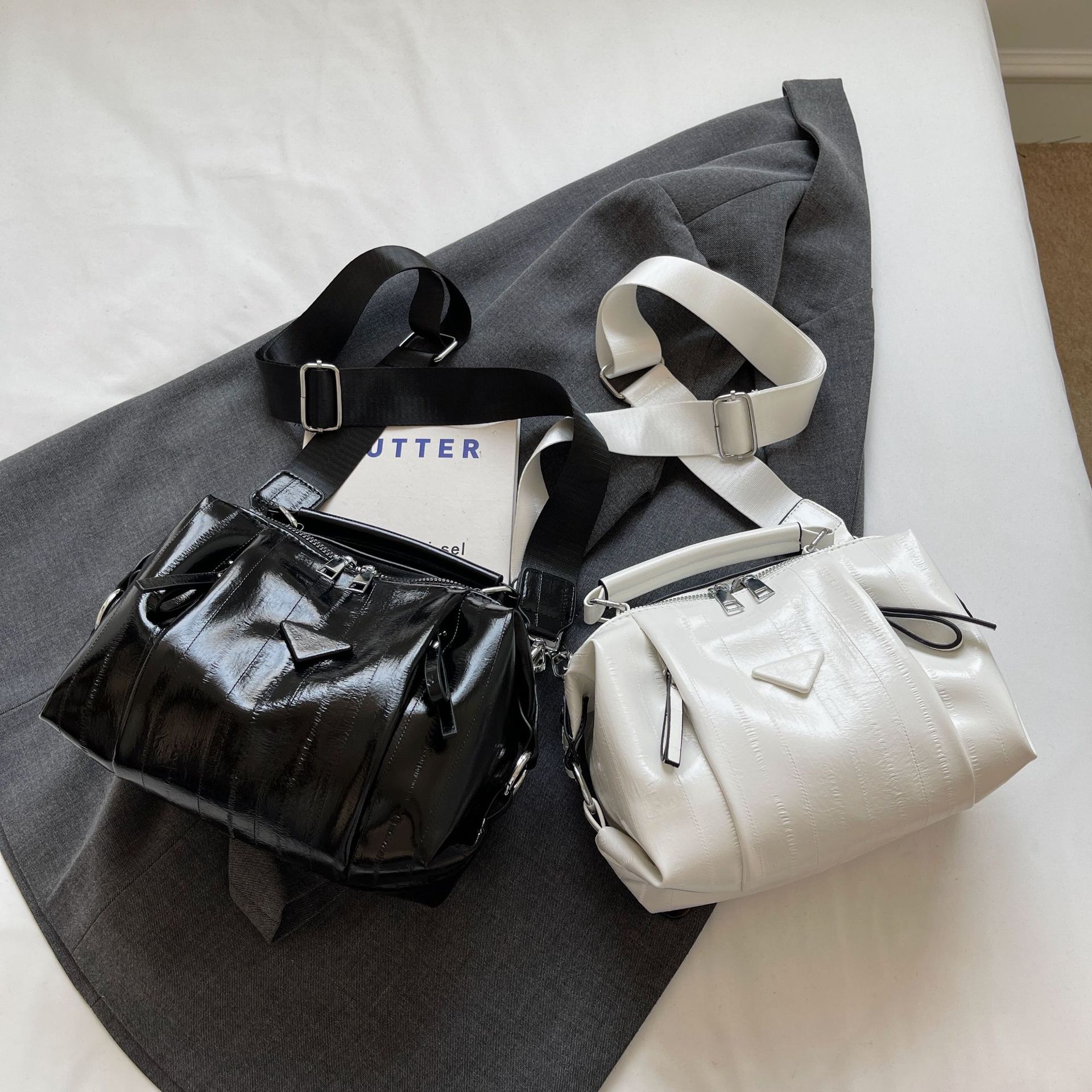Summer fashion crossbody for women, niche and high-end, 2024 new simple pillow bag, versatile shoulder bag