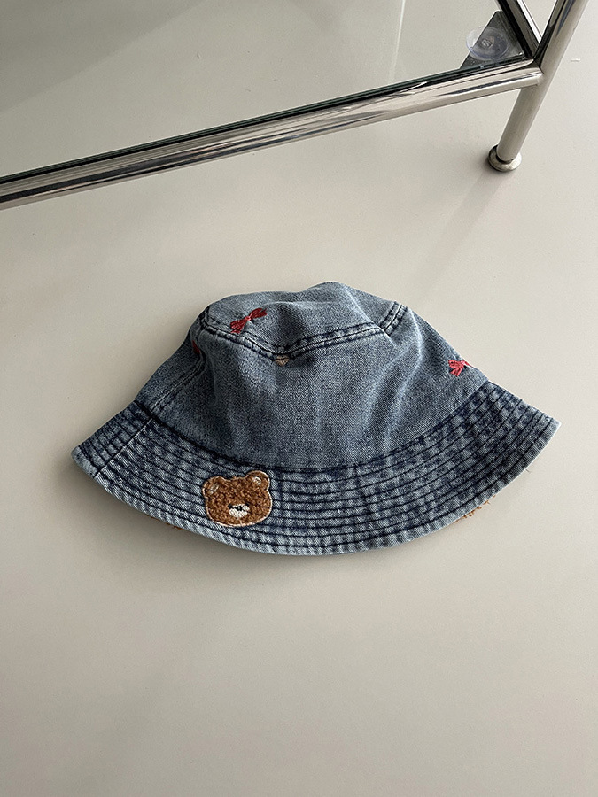 Coreano lindo arco bordado osos pegatinas vaqueros pescador sombrero para mujeres 2025 nueva cara pequeña marea de sombrero de cuenca