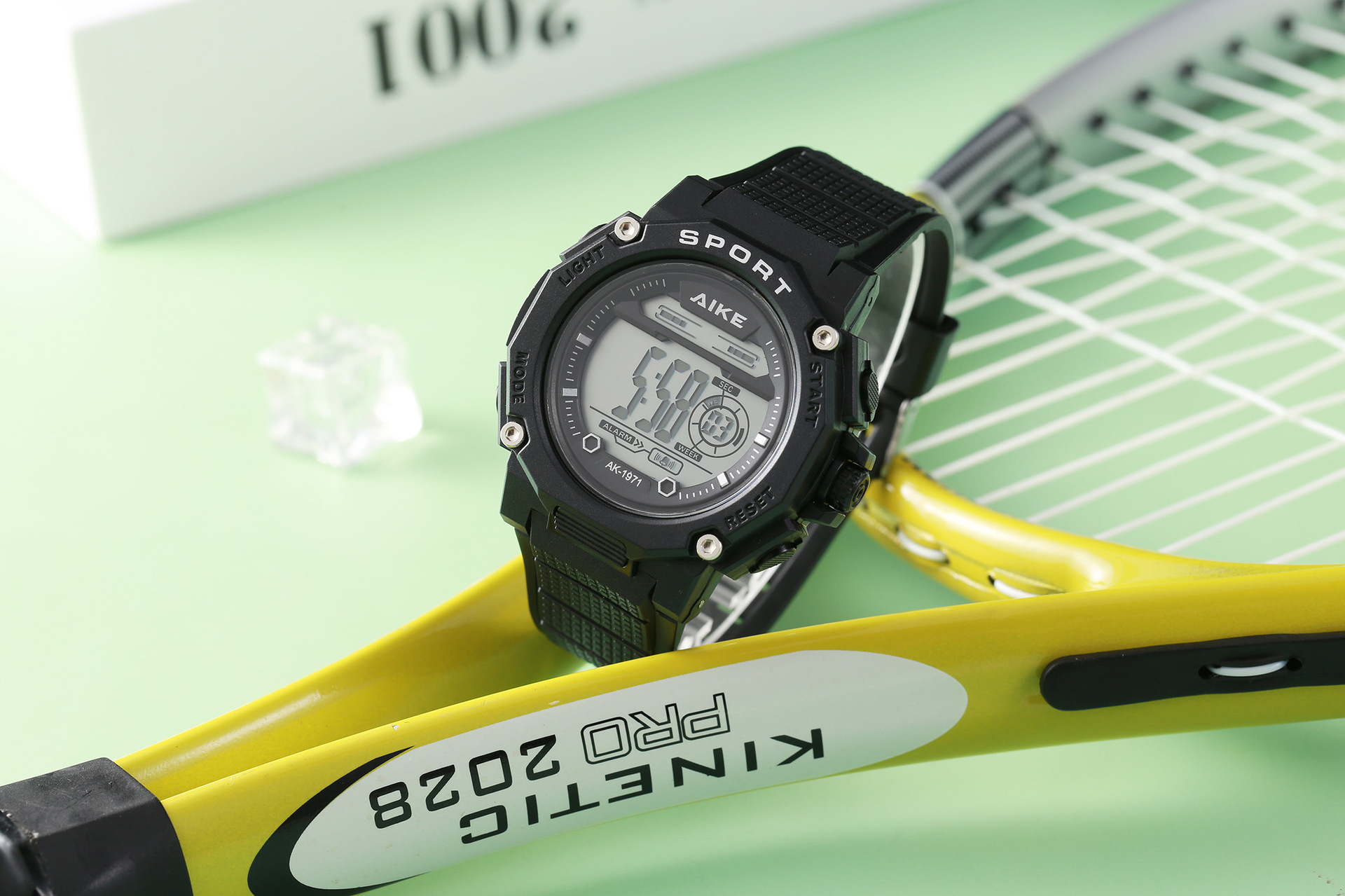 Reloj electrónico de despertador para estudiantes varones nuevo reloj electrónico de deportes impermeable multifuncional para adolescentes de secundaria y secundaria