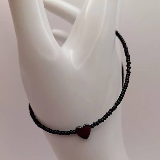 Crystal Heart Collarbone Chain With Black Gallstone Beads_voghion.com