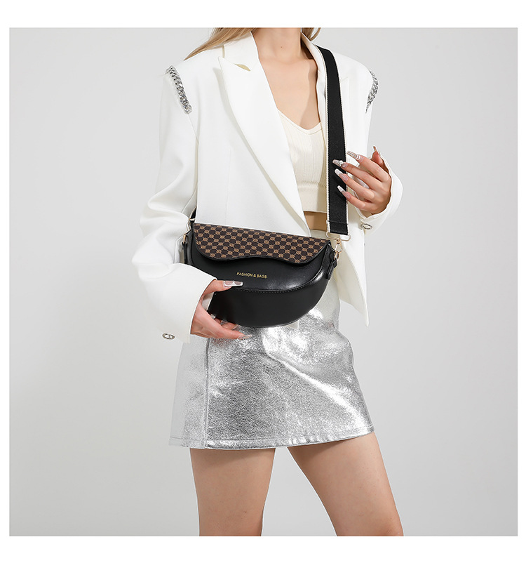 Simple and beautiful one shoulder underarm bag trend 2024 new wide shoulder strap saddle bag semi circular stylish messenger bag for women_voghion.com
