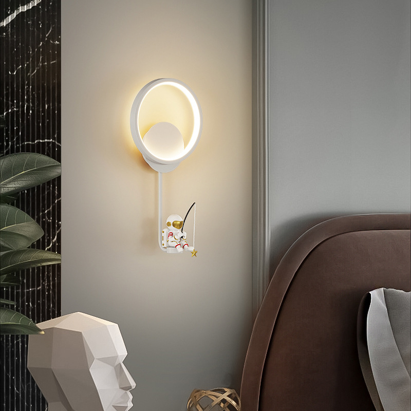 lámpara de pared de la habitación de los niños nórdico creativo dibujos animados astronauta lámpara cálida romántica niño niña dormitorio cabecera lámpara led