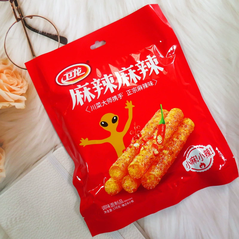 卫龙 Spicy 106g Small Small Global Glutiny Small Small Spicy Stick Small Bands Small Glutons Campus Snacks Full Box