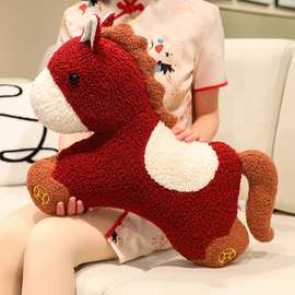 马年吉祥物抱枕客厅沙发靠枕毛绒小马玩偶春节装饰品车载靠垫摆件