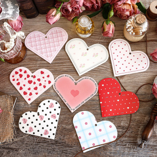 Special-Shaped Love Greeting Card, Valentine's Day Flower Shop Gift Blessing Event Gift, Small Fresh Card with Hole and Lanyard