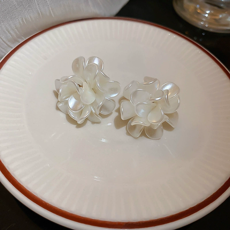Серьги, серебряная игла 925, жемчужина и циркон floral ретро европейский стиль, лёгкий 0.036 кг