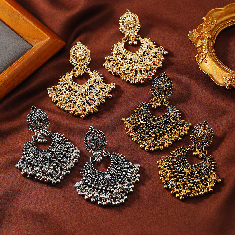 Vintage Bohemian Ethnic Style Drop Earrings With Hollow Heart Studs_voghion.com