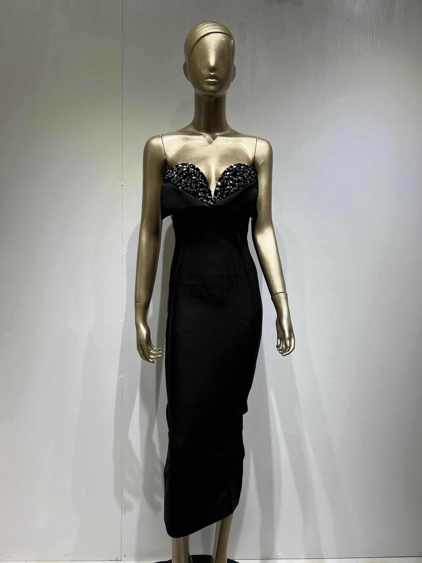 Women's Sequined Dress Image 8