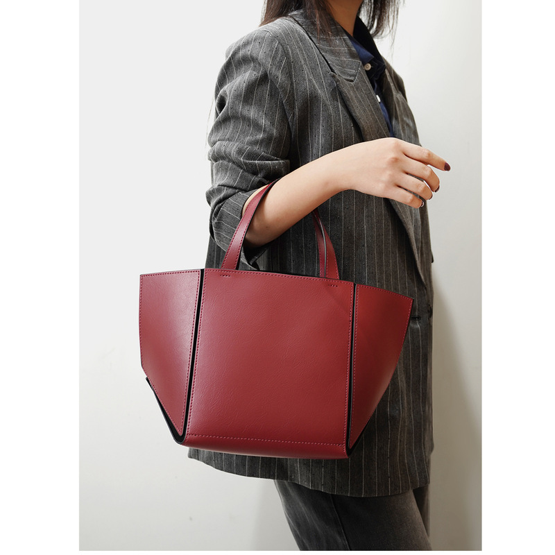 2026 New Niche Design Handbag, Fashionable Commuter Basket Bag, Simple Versatile Shoulder Bag with a Small Inner Bag 2026 New Niche Design Handbag, Fashionable Commuter Basket Bag, Simple Versatile Shoulder Bag with a Small Inner Bag