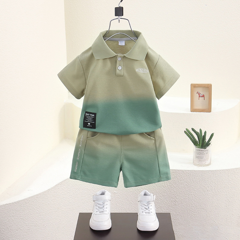 7809 Traje de manga corta de verano para niños 2025 Nuevo estilo Camisa de polo casual para niños Traje de dos piezas Ropa de teñido anudado para bebés