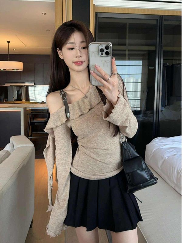 荷叶边褶皱长袖针织衫女秋季新款辣妹设计感小众修身掐腰露肩上衣|undefined