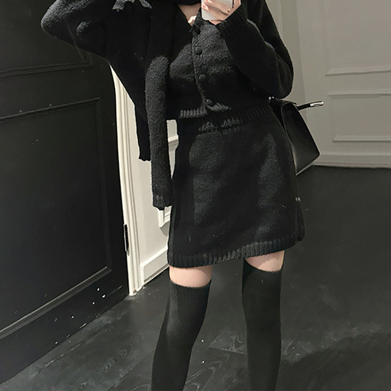 开春穿搭法式红色针织毛衣连衣裙子女装2025新款早春套装包臀短裙|undefined