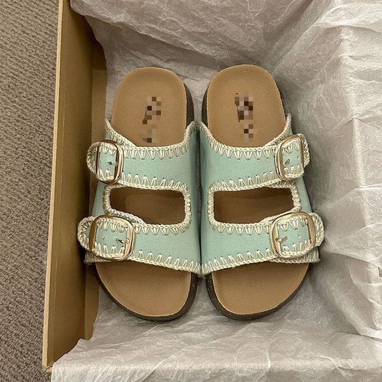 Aumentar la altura de las sandalias de verano 2026 verano nuevo estilo versátil con suela suave antideslizante para usar zapatillas de mujer frescas