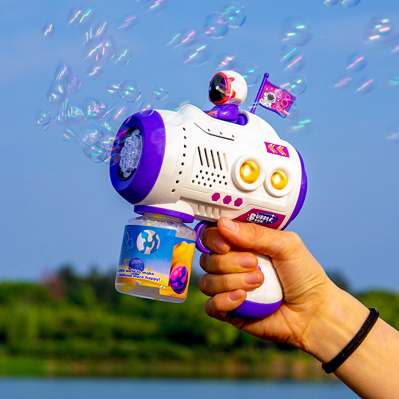 Nuevos niños automáticos de mano eléctrica astronauta pistola de burbujas para niños niñas máquina de burbujas espaciales a prueba de fugas al por mayor