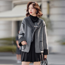 女式毛呢外套2025秋冬季新款圆领单排扣小个子呢大衣配披肩ME1059