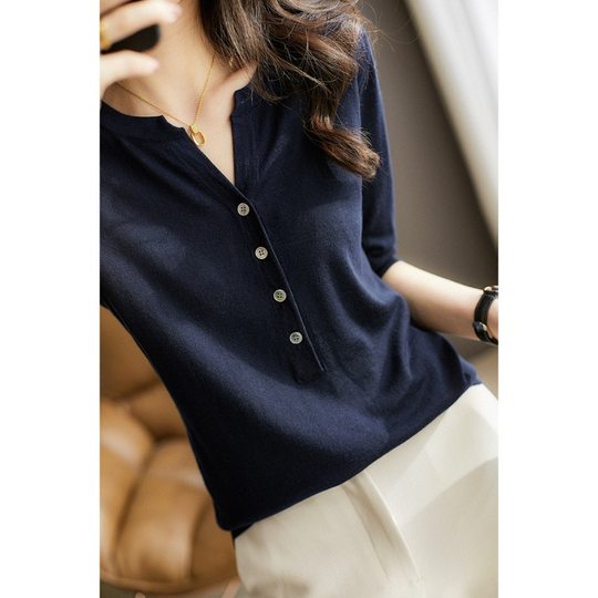 In stock five-quarter sleeve shirt early spring and summer 2023 new ice silk sweater thin loose spring top women's half sleeve