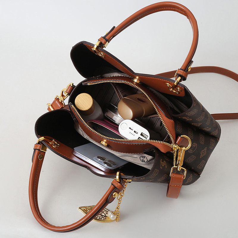 Nuevo bolso de las mujeres bolso de hombro del bolso de las mujeres nicho moda todo-fósforo pequeño bolso cuadrado PU bolsa de mensajero